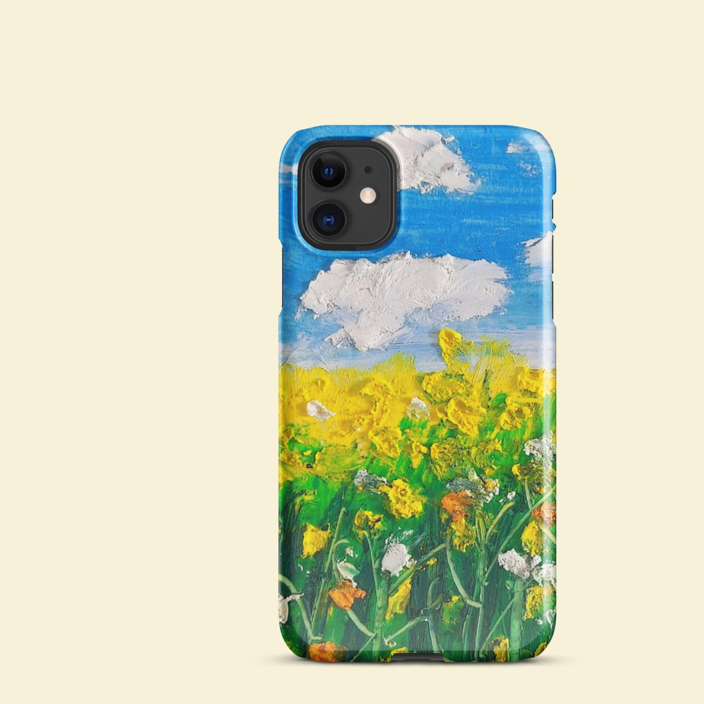Gros plan sur la coque iPhone Fine Prairie, texture brillante et motif floral délicat.