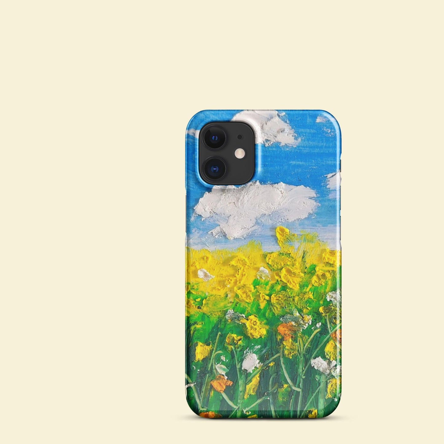 Gros plan sur la coque iPhone Fine Prairie, texture brillante et motif floral délicat.