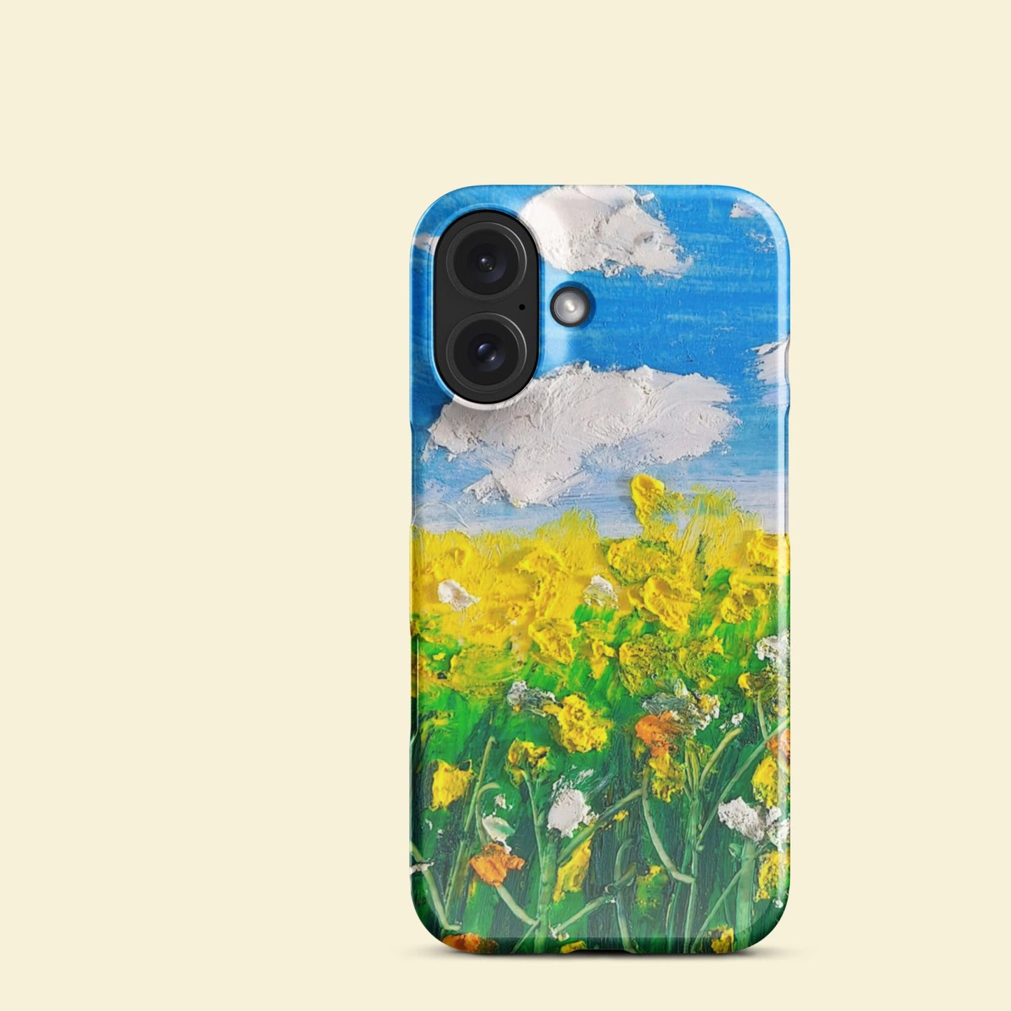 Zoom sur la coque iPhone Fine Prairie, design fleuri inspiré d’un champ printanier.