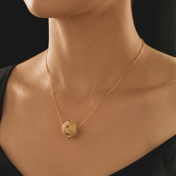 Collier Boule Tressée – Raffinement en Émail et Or 18K XinWuSi